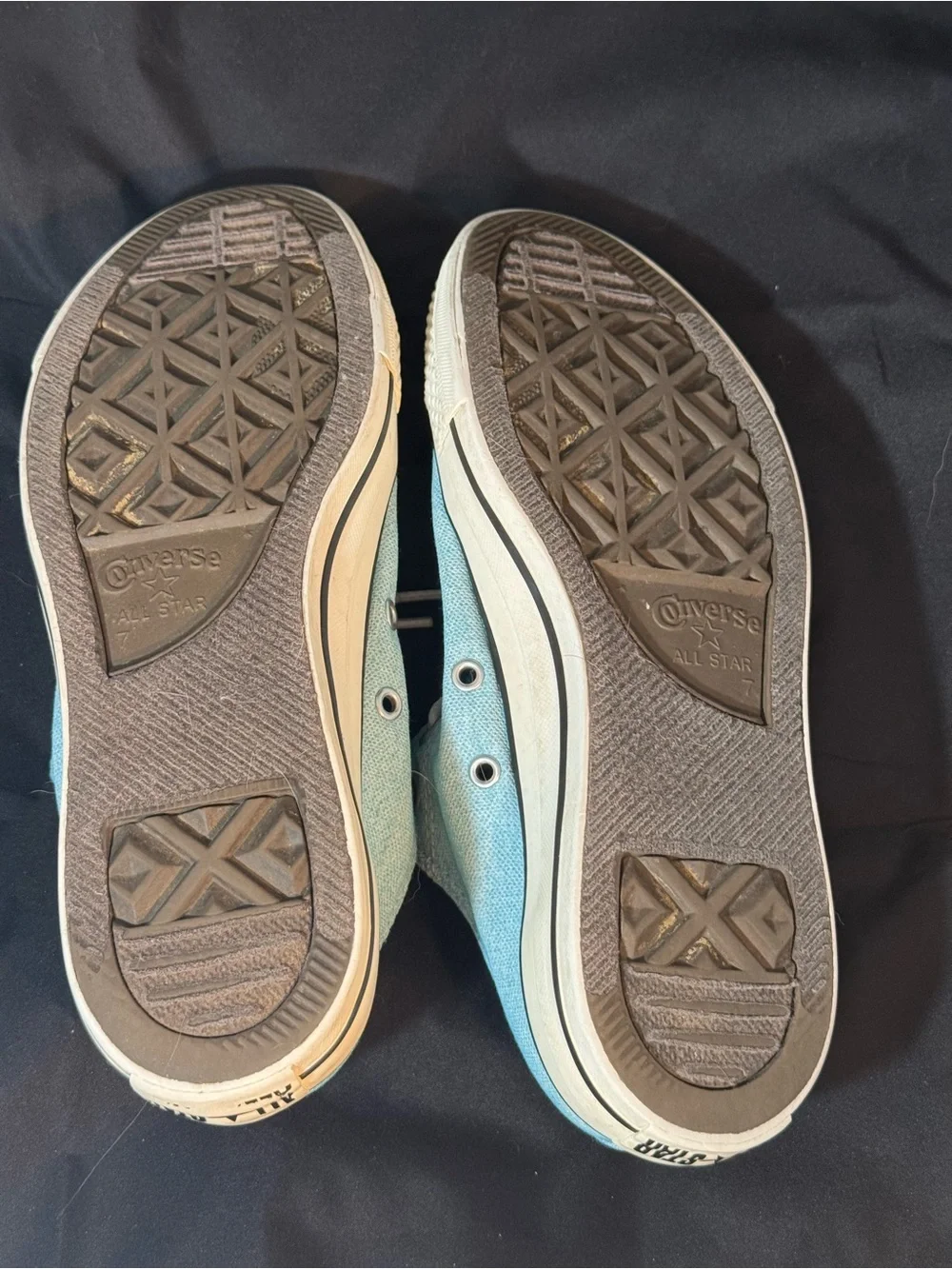 Unisex Converse Light Blue Canvas Low-Top Sneakers with White Accents - Picture 5 of 5